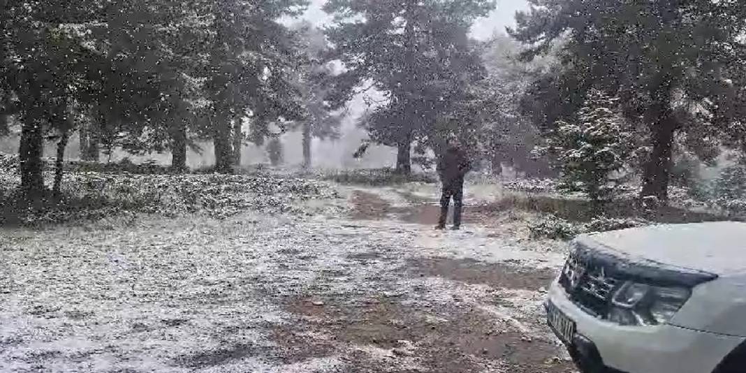 Sağanak yerini lapa lapa kara bıraktı: Türkiye yaza veda etti 10